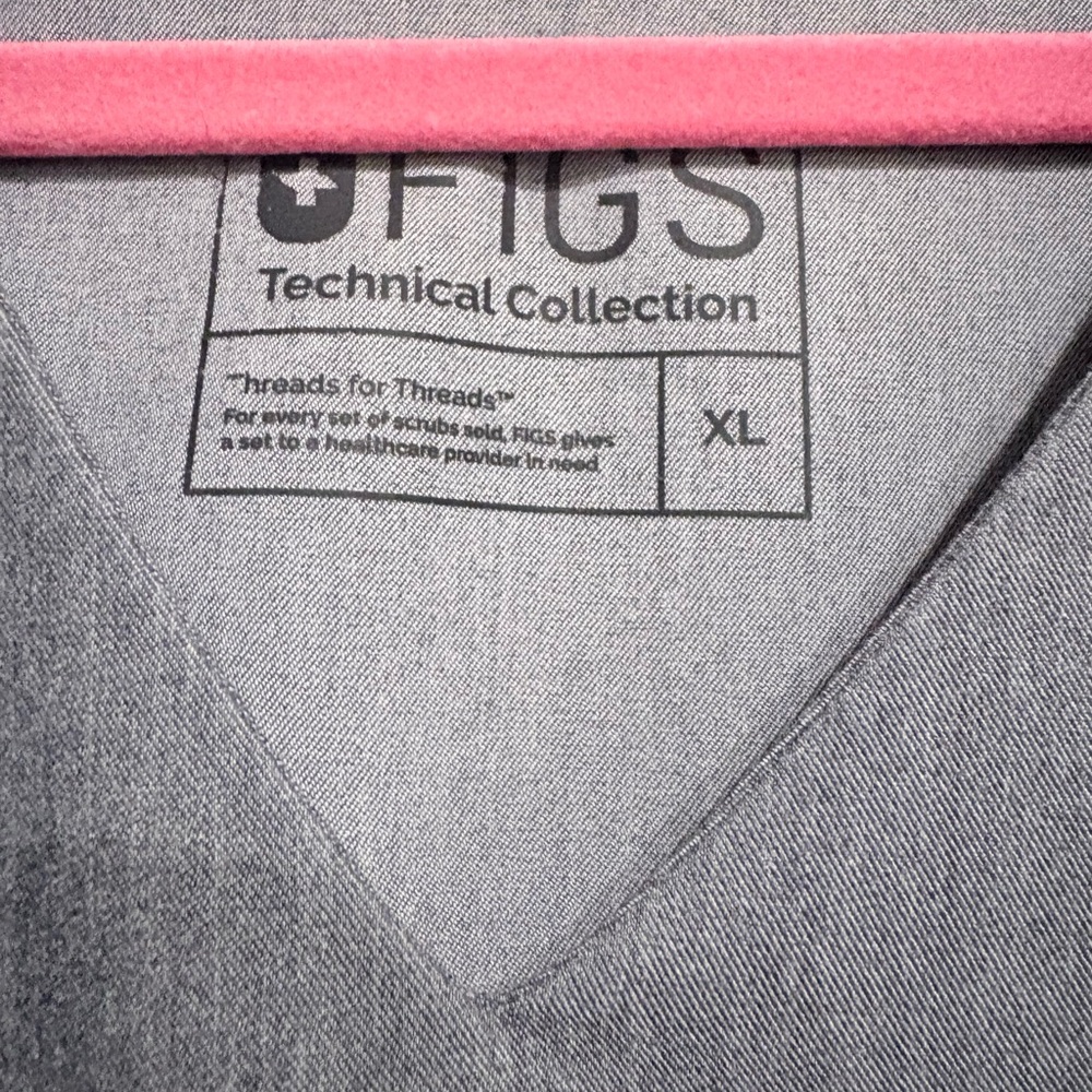 Figs Technical Collection, XL top and L bottoms